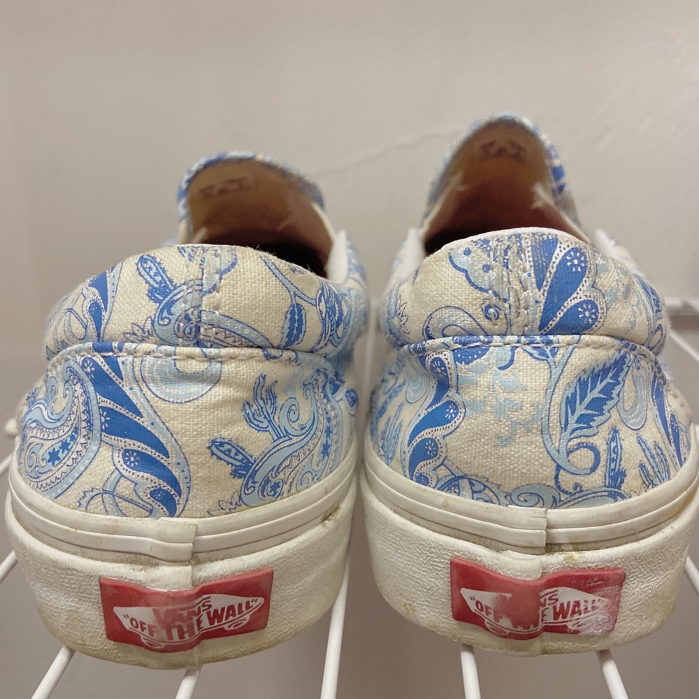 A little beat up but not horrible condition - Picture 3 of 4